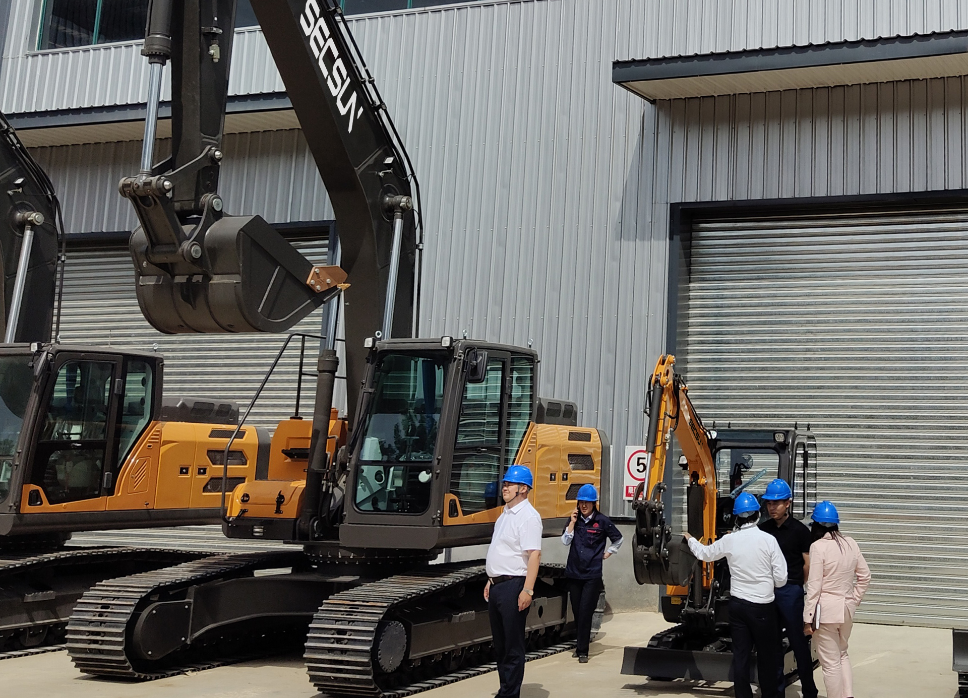 Turkish Customer’s Visit to SECSUN Excavator Factory for Test Drive