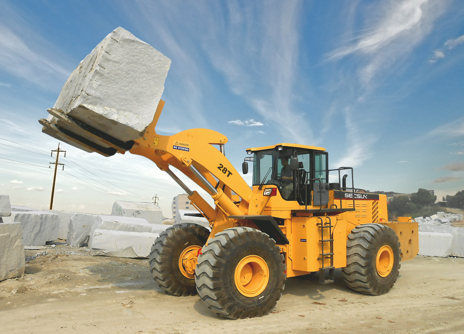 Mozambican Customer Thrilled with SECSUN Forklift Loader – Crushing Large Stone Handling!​