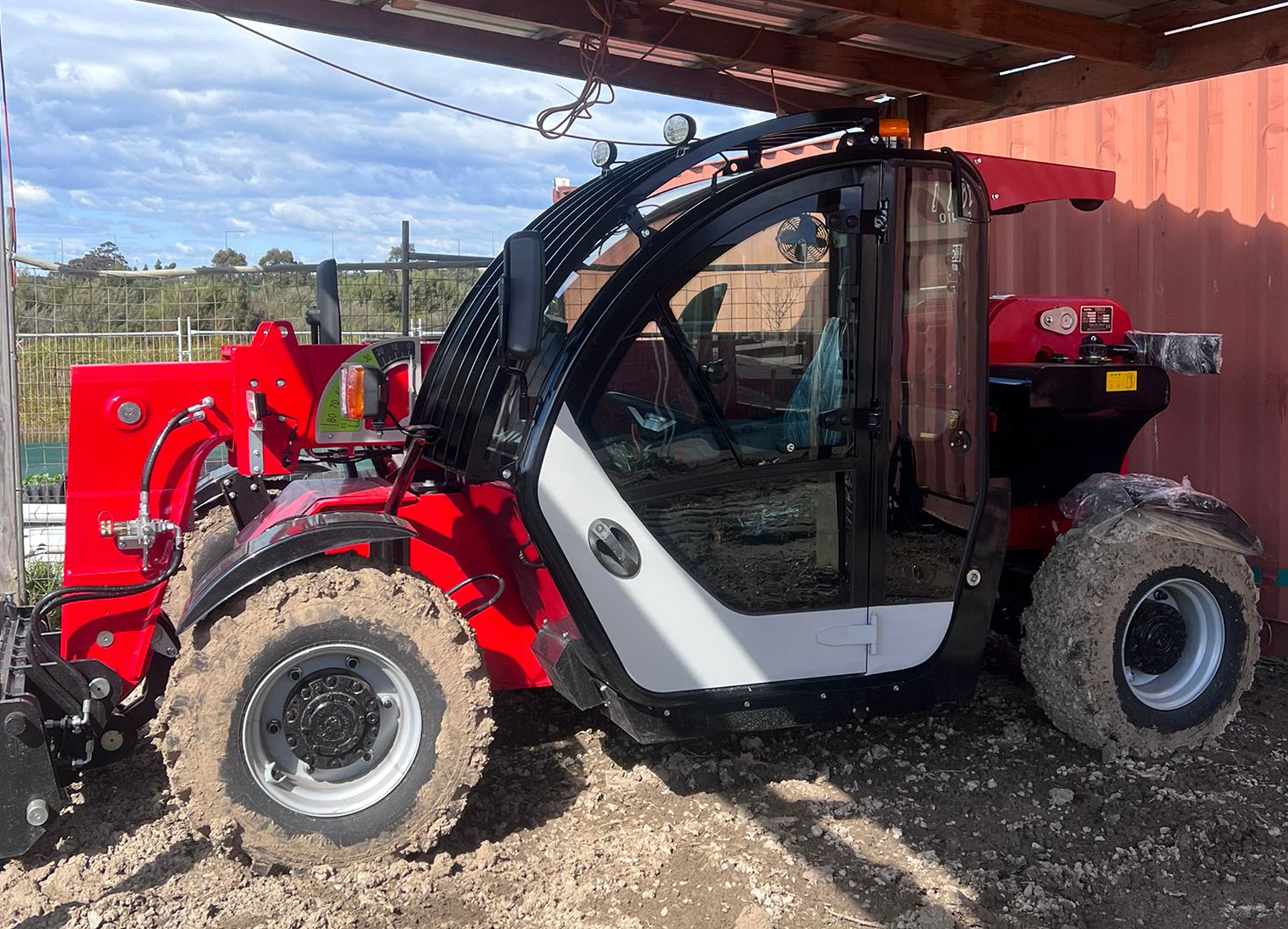 Argentine Customer Satisfied with SECSUN 2.5 Ton Telescopic Forklift – Delivering Excellent Performance in Operation!​