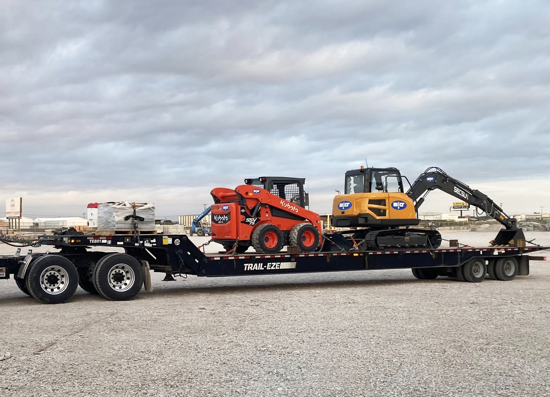 6.5 Ton Crawler Excavator Put into Use in Canada! SECSUN Equipment Wins High Recognition from Customer