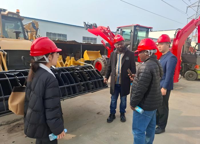 Congo Clients Visit SECSUN, Inspect Crawler Excavator on Site​