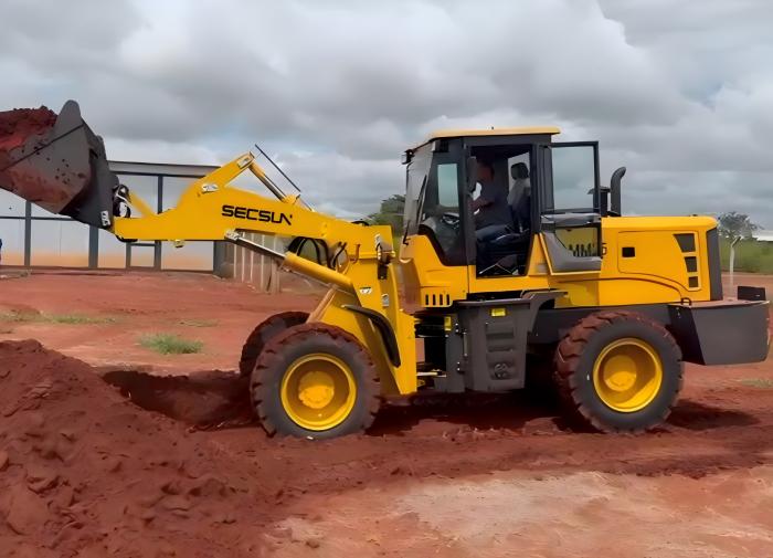 Brazilian Customer Delighted with SECSUN 2.5 Ton Wheel Loader on Active Job Site