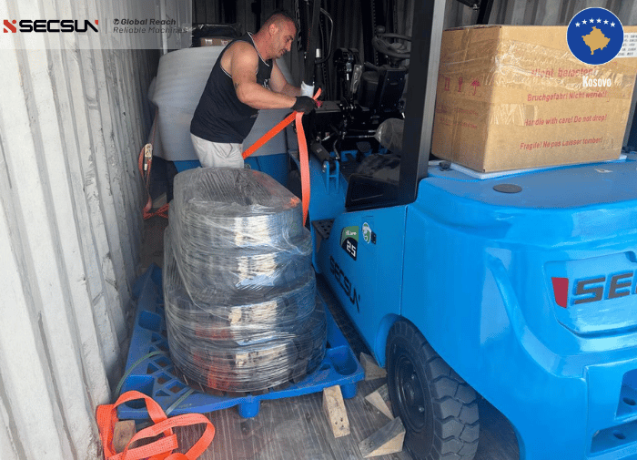 Kosovo | 2.5 Ton Lithium Battery Forklift + 3 Ton Diesel Forklift
